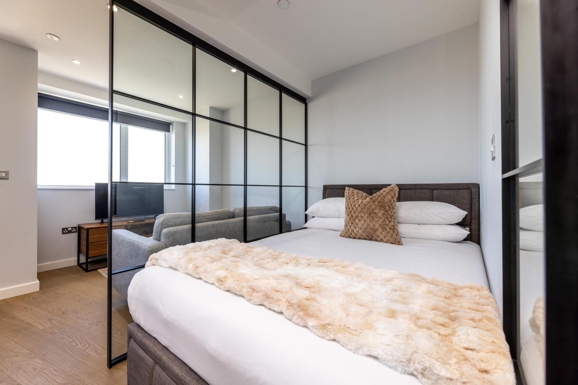 Wem Tower Apartment Лондон Екстериор снимка