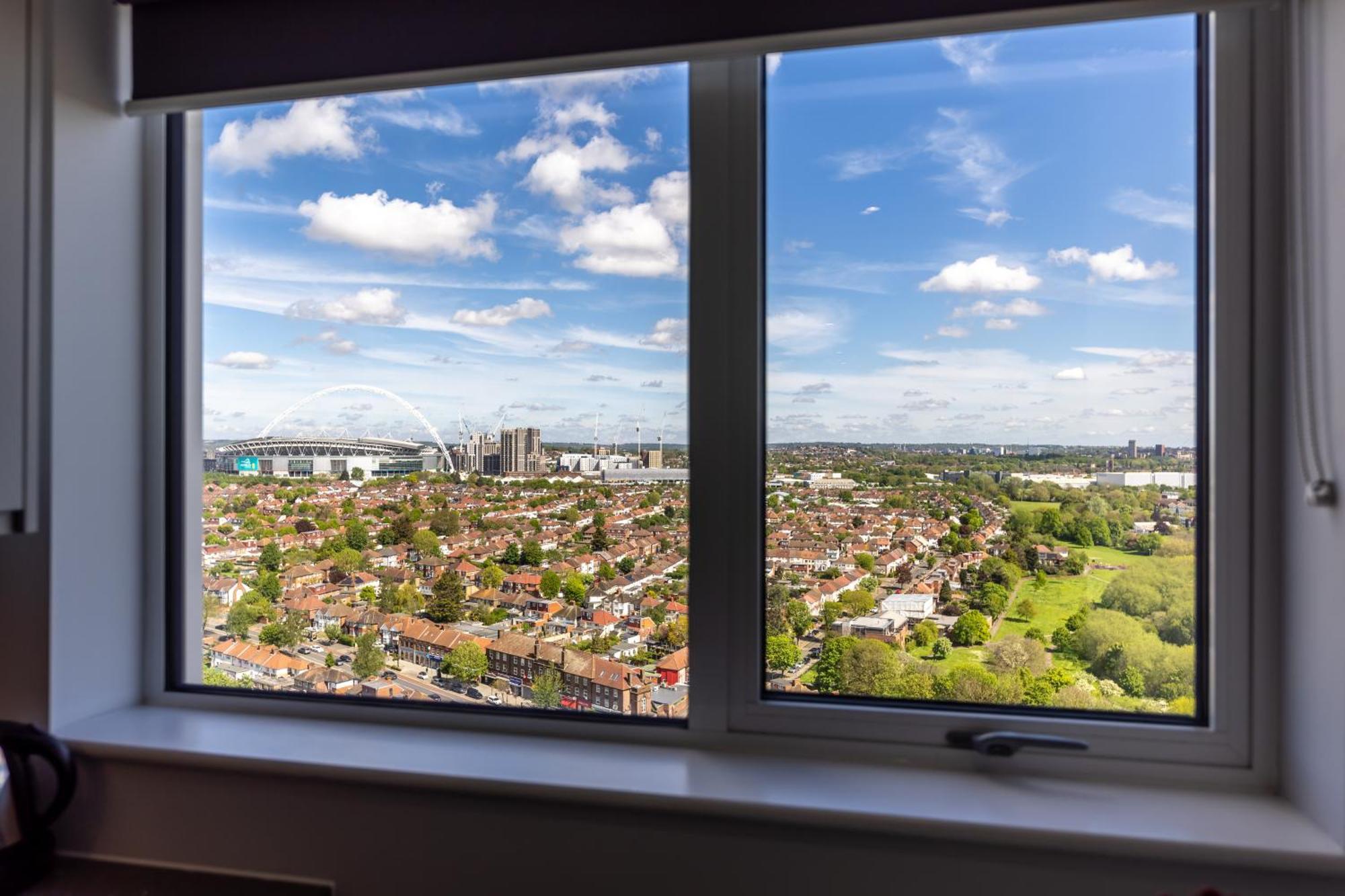 Wem Tower Apartment Лондон Екстериор снимка