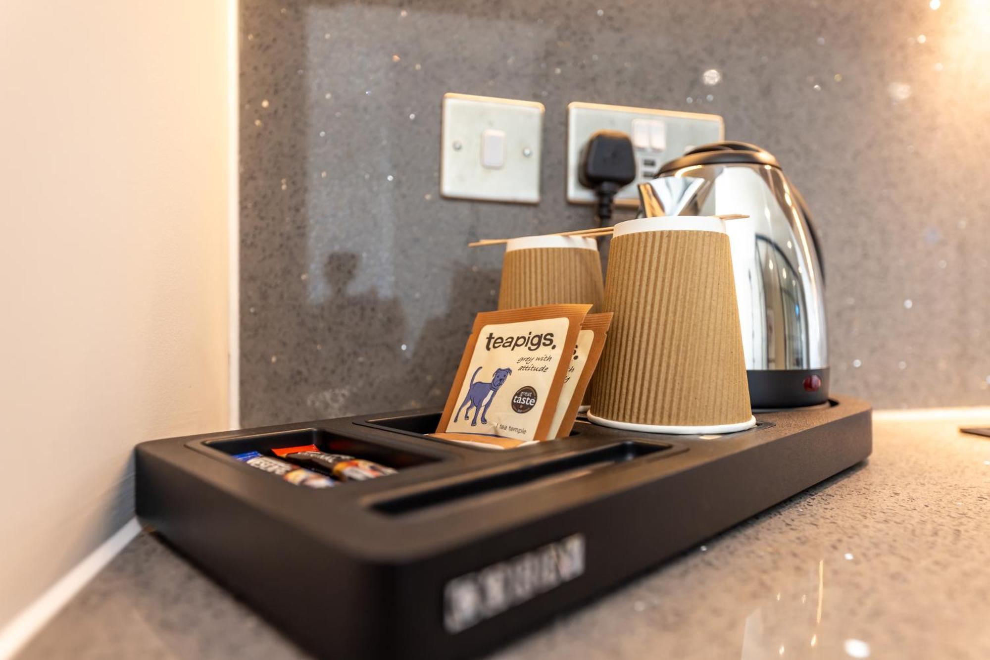 Wem Tower Apartment Лондон Екстериор снимка
