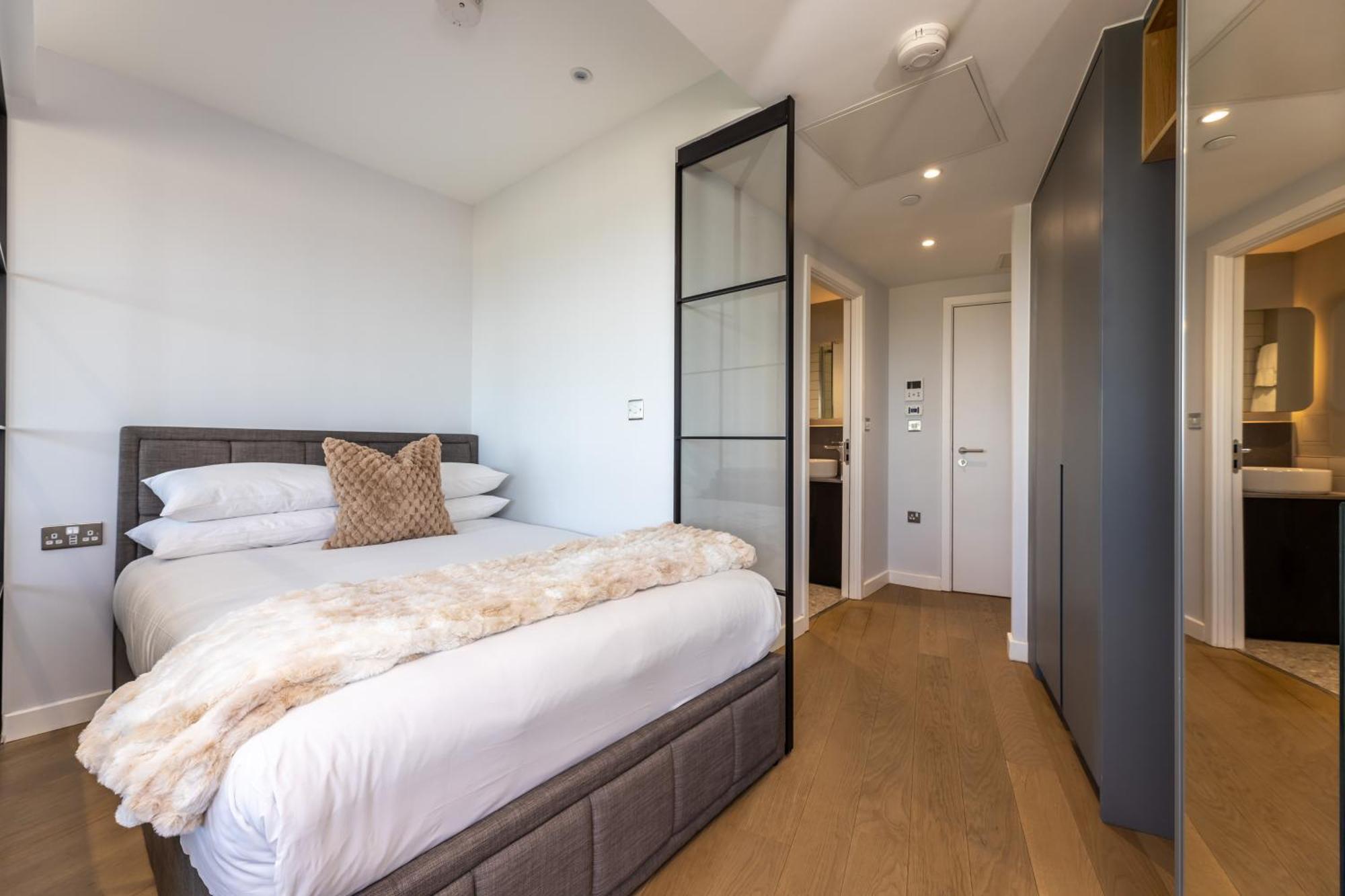 Wem Tower Apartment Лондон Екстериор снимка