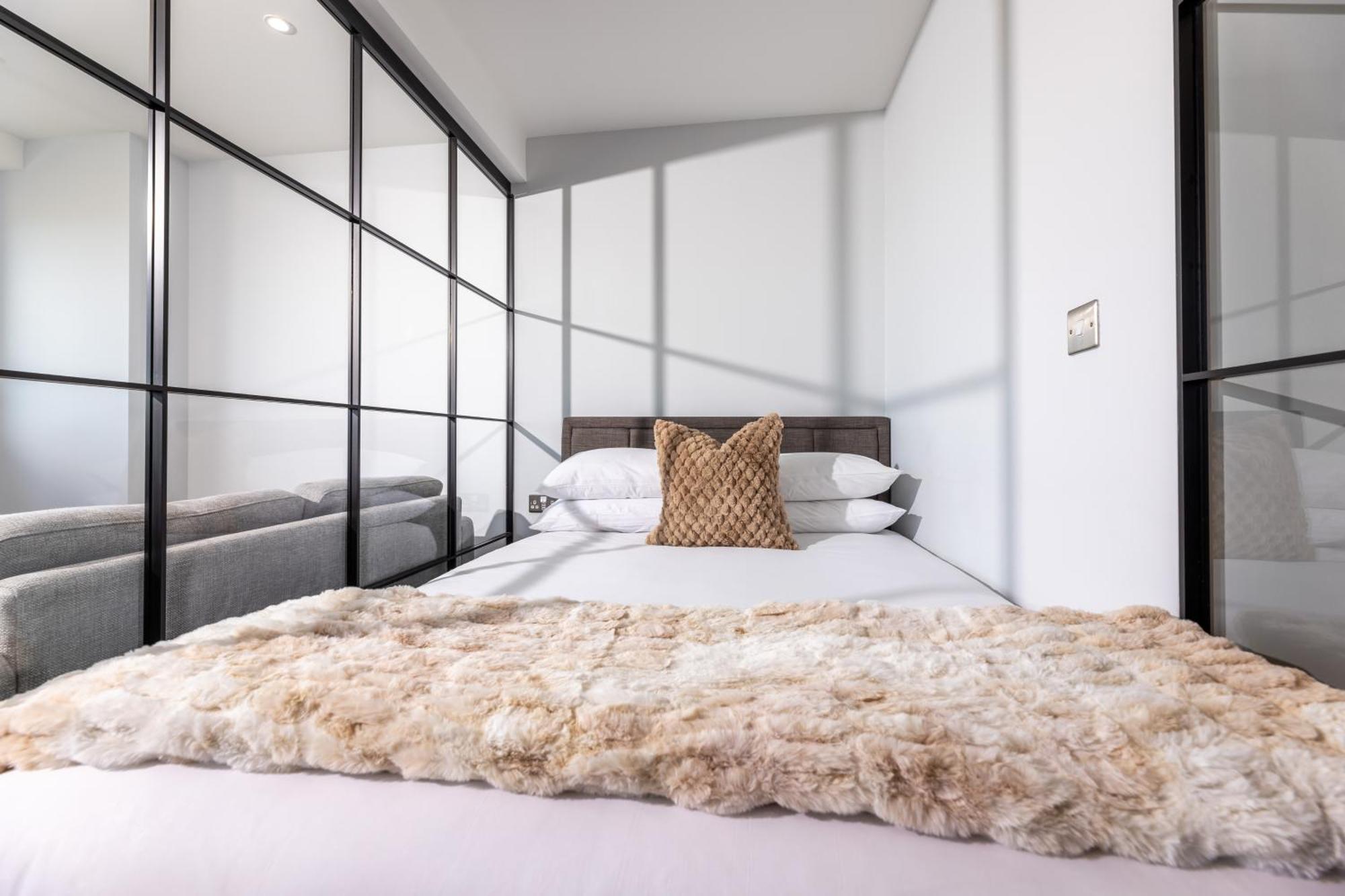 Wem Tower Apartment Лондон Екстериор снимка