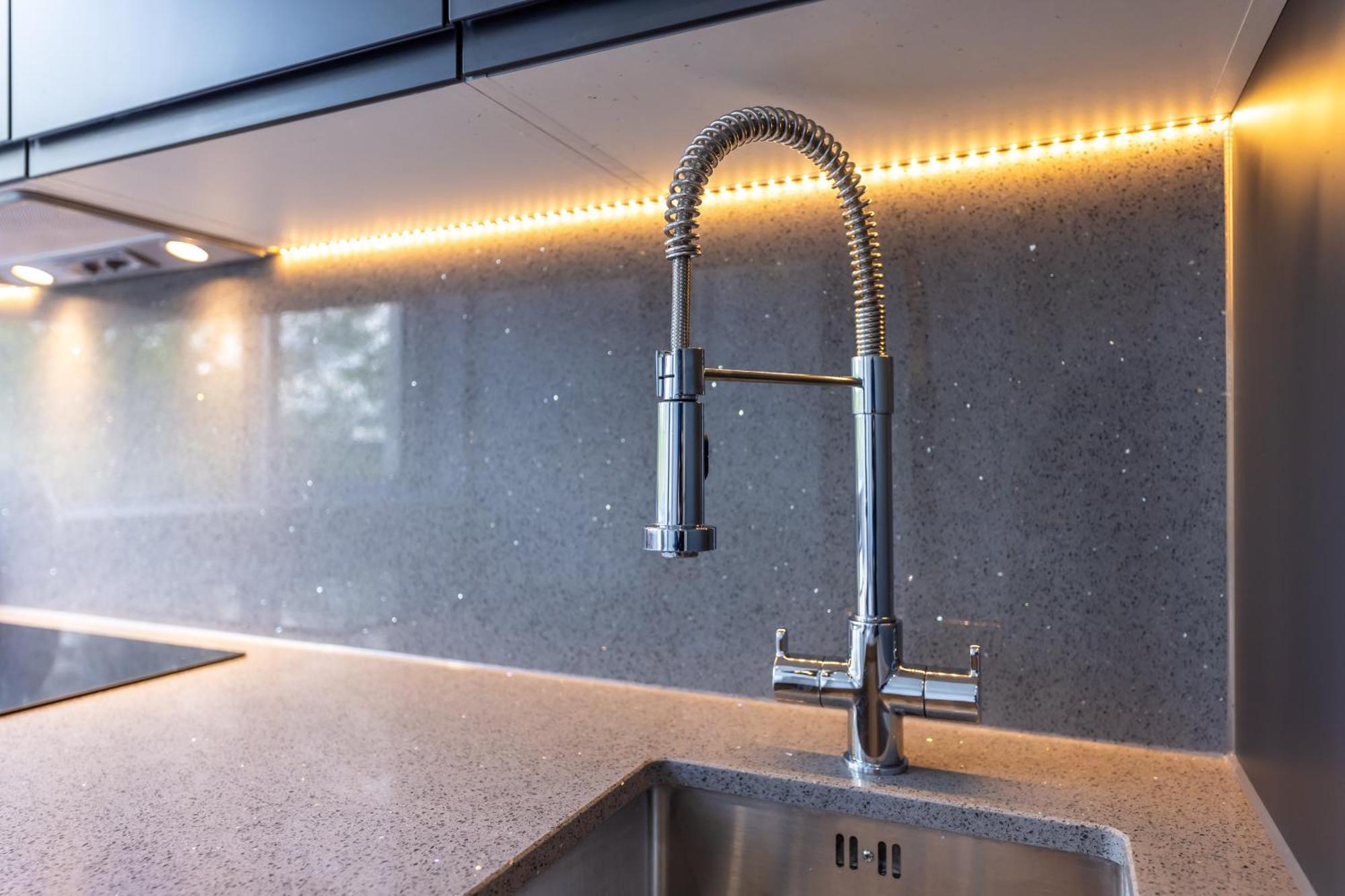 Wem Tower Apartment Лондон Екстериор снимка