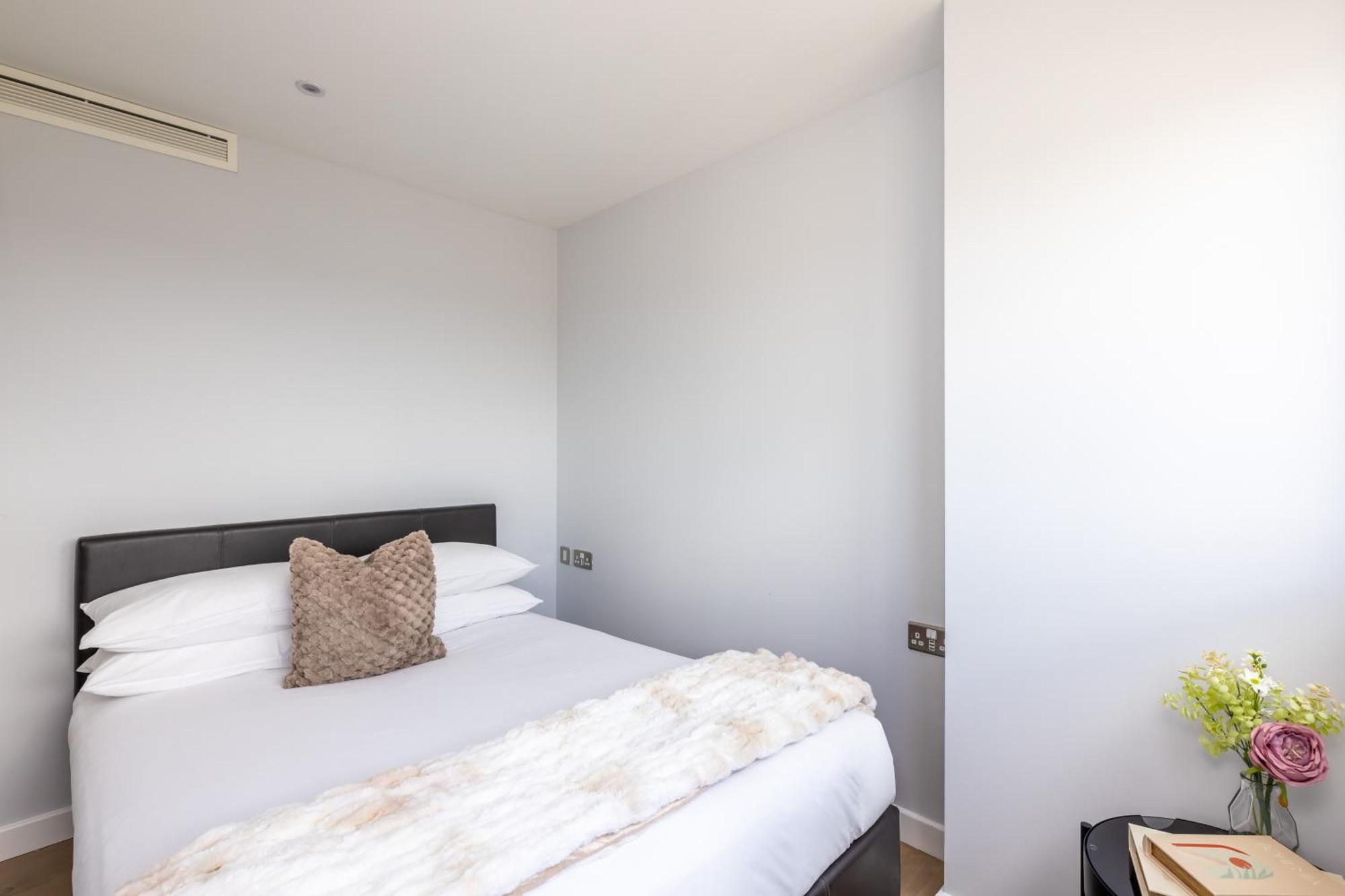 Wem Tower Apartment Лондон Екстериор снимка