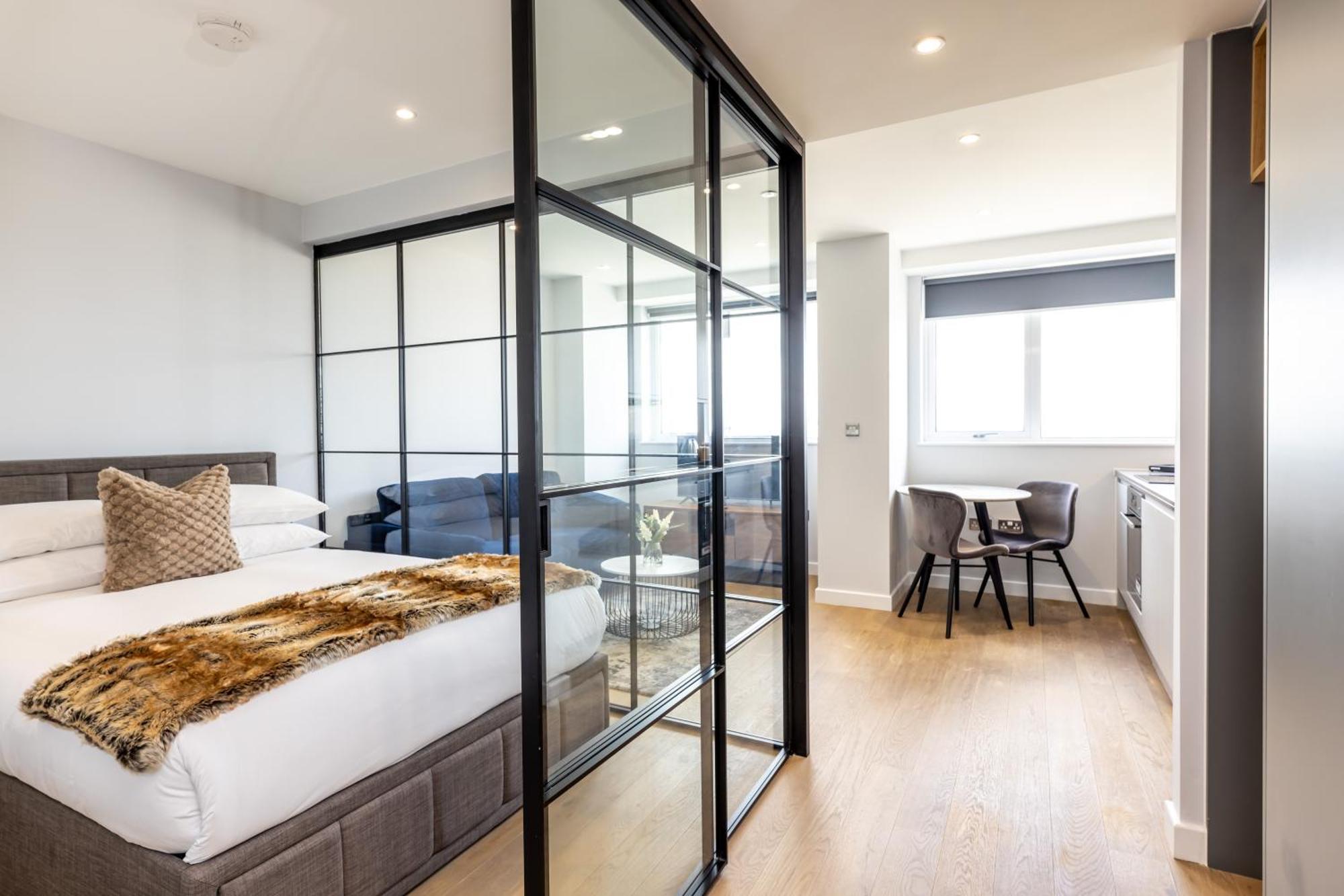 Wem Tower Apartment Лондон Екстериор снимка