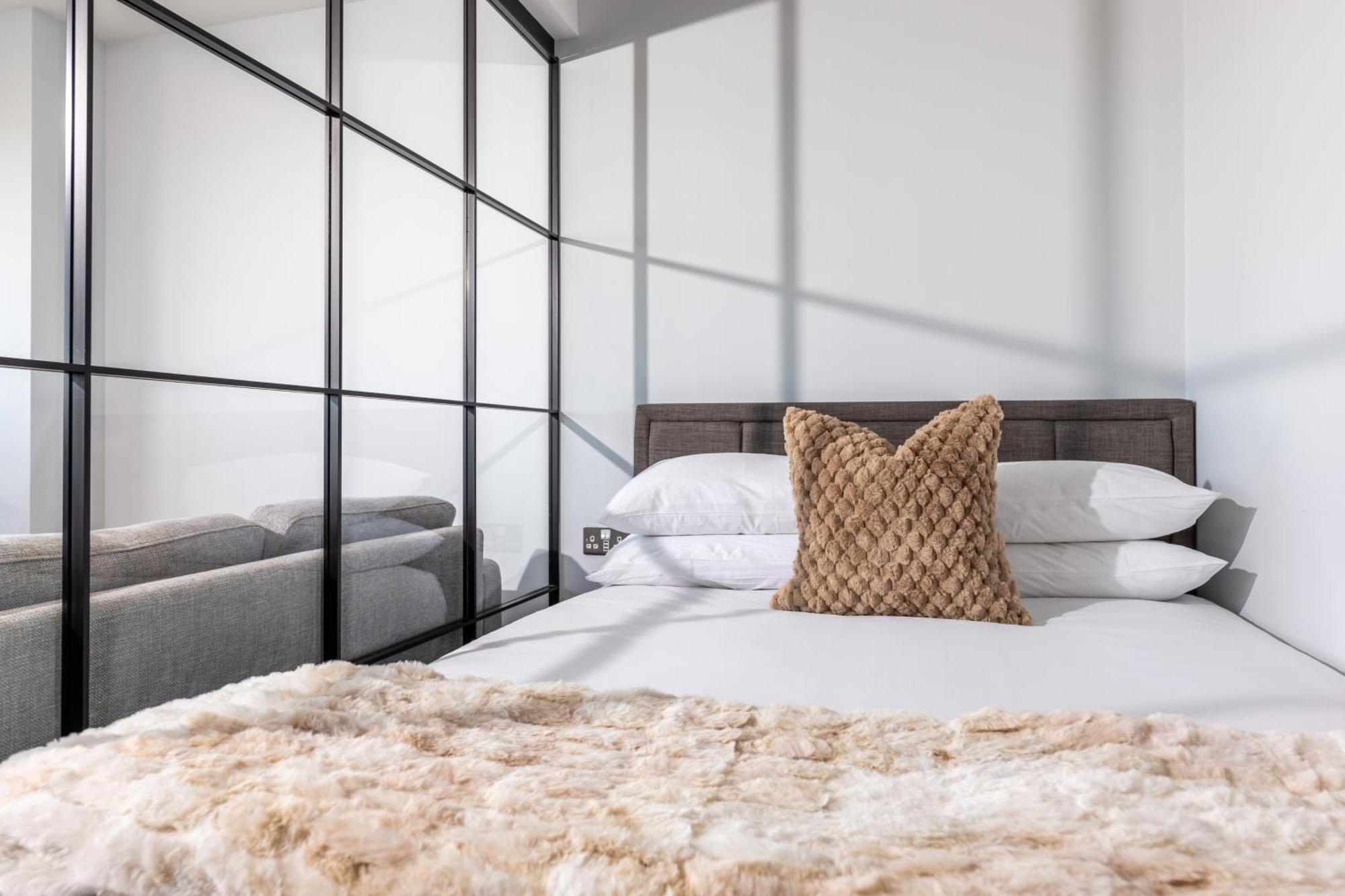 Wem Tower Apartment Лондон Екстериор снимка