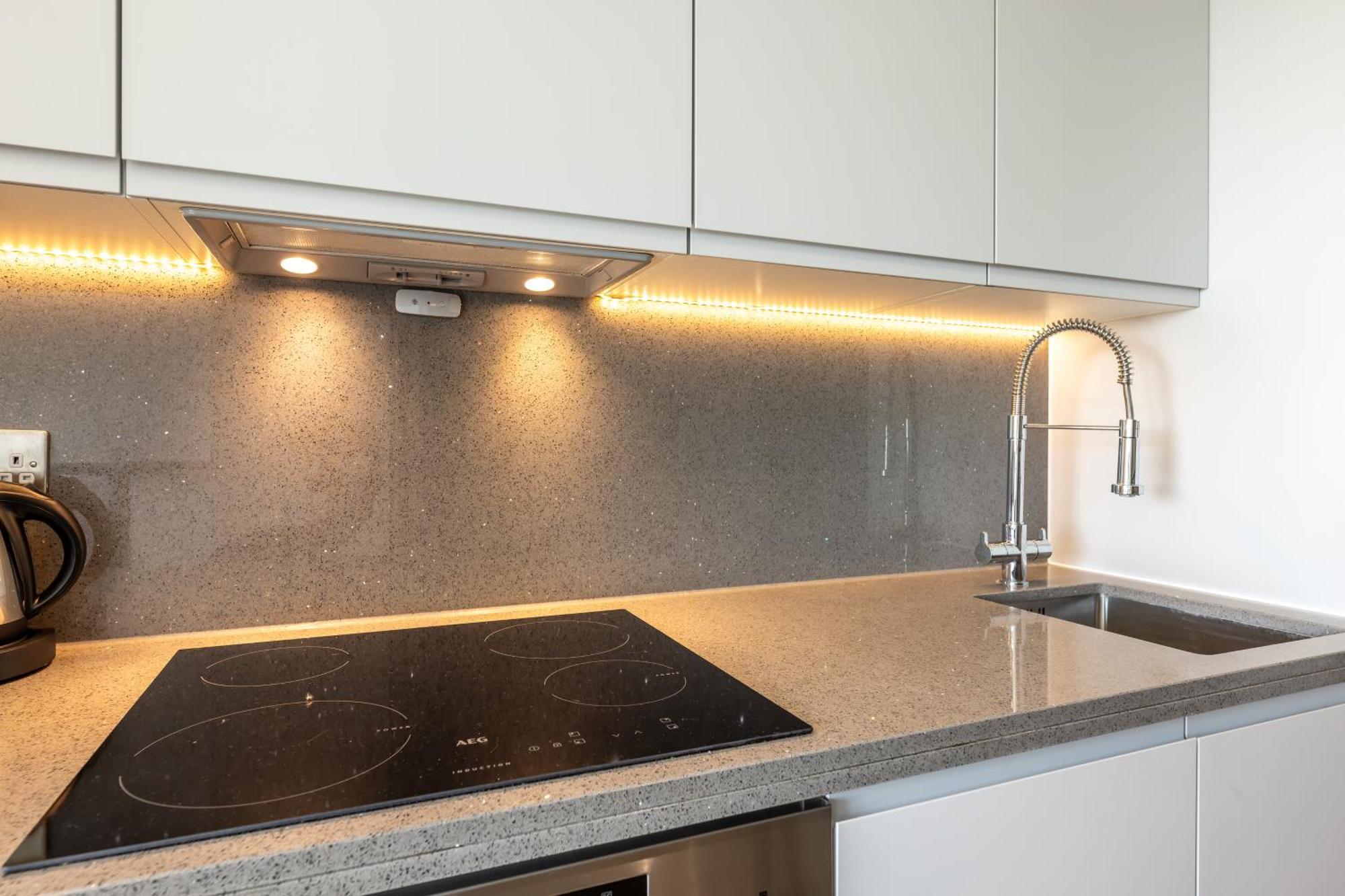 Wem Tower Apartment Лондон Екстериор снимка