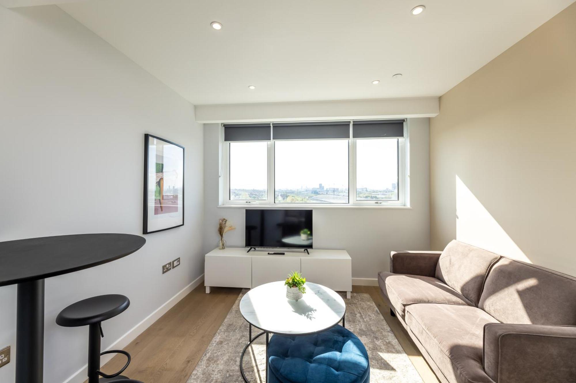 Wem Tower Apartment Лондон Екстериор снимка