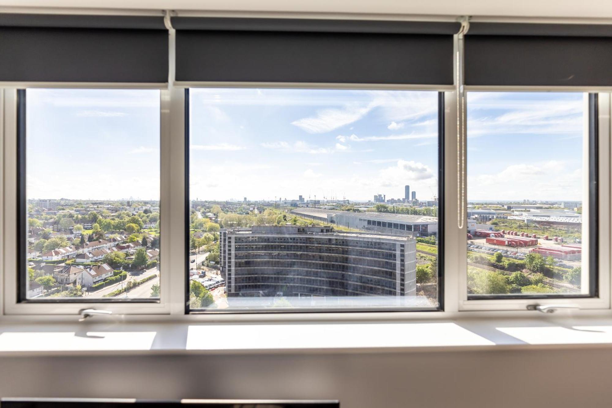 Wem Tower Apartment Лондон Екстериор снимка