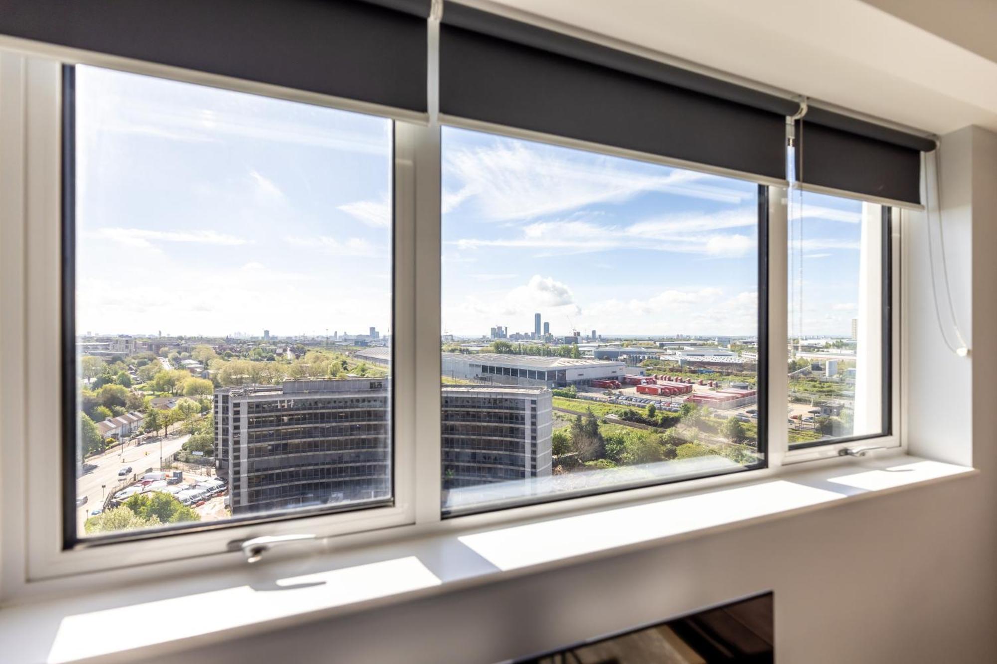 Wem Tower Apartment Лондон Екстериор снимка